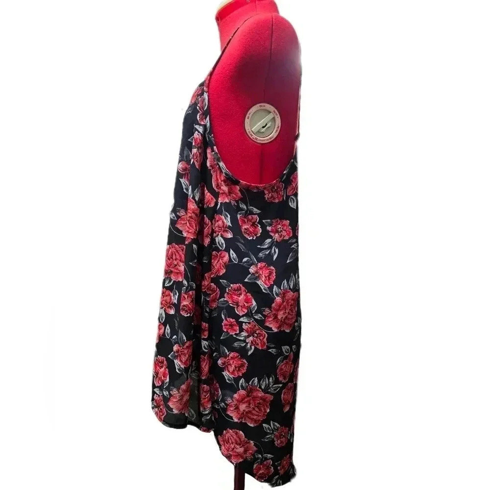 Torrid, Size 0X (L), Black and Red Floral Hi-Low Strappy Tank - Picture 2 of 14